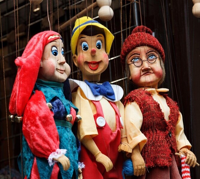 3 marionettes