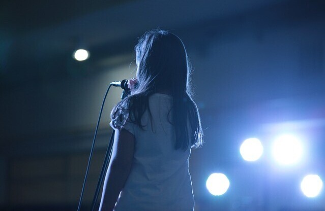 girl with mic
