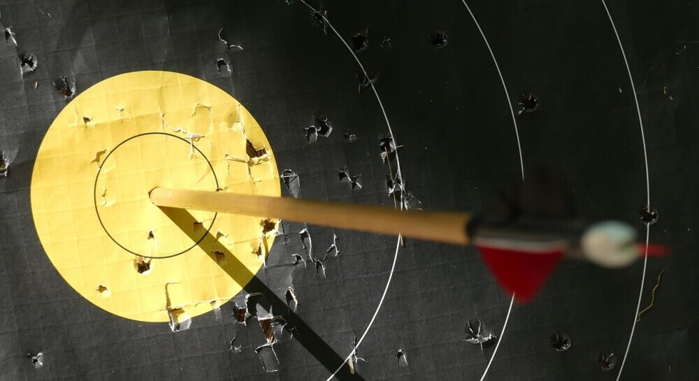 arrow in a bullseye