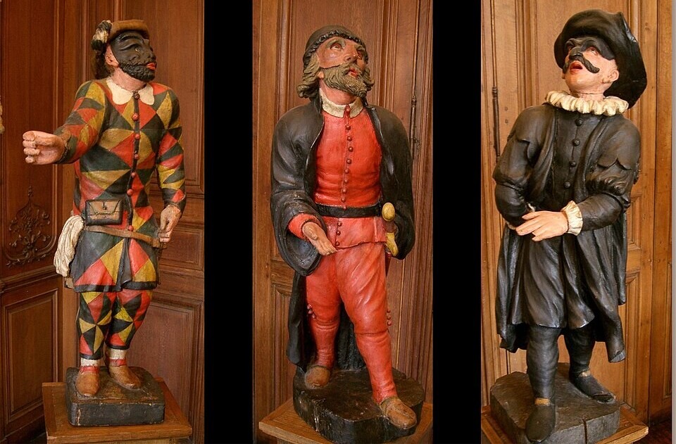 Figurines of Commedia characters