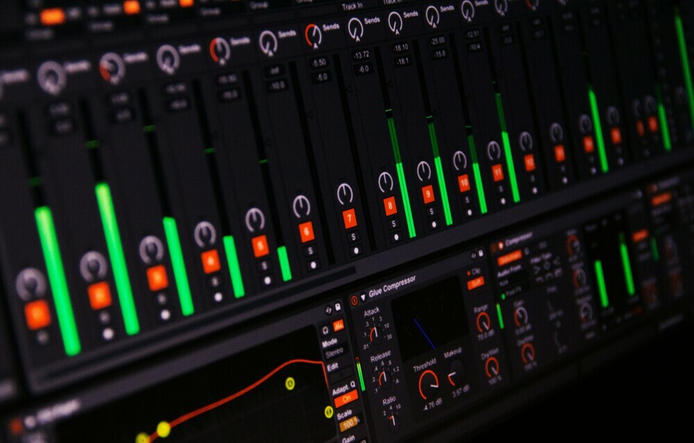 Best affiliate programs related to the AI music industry 