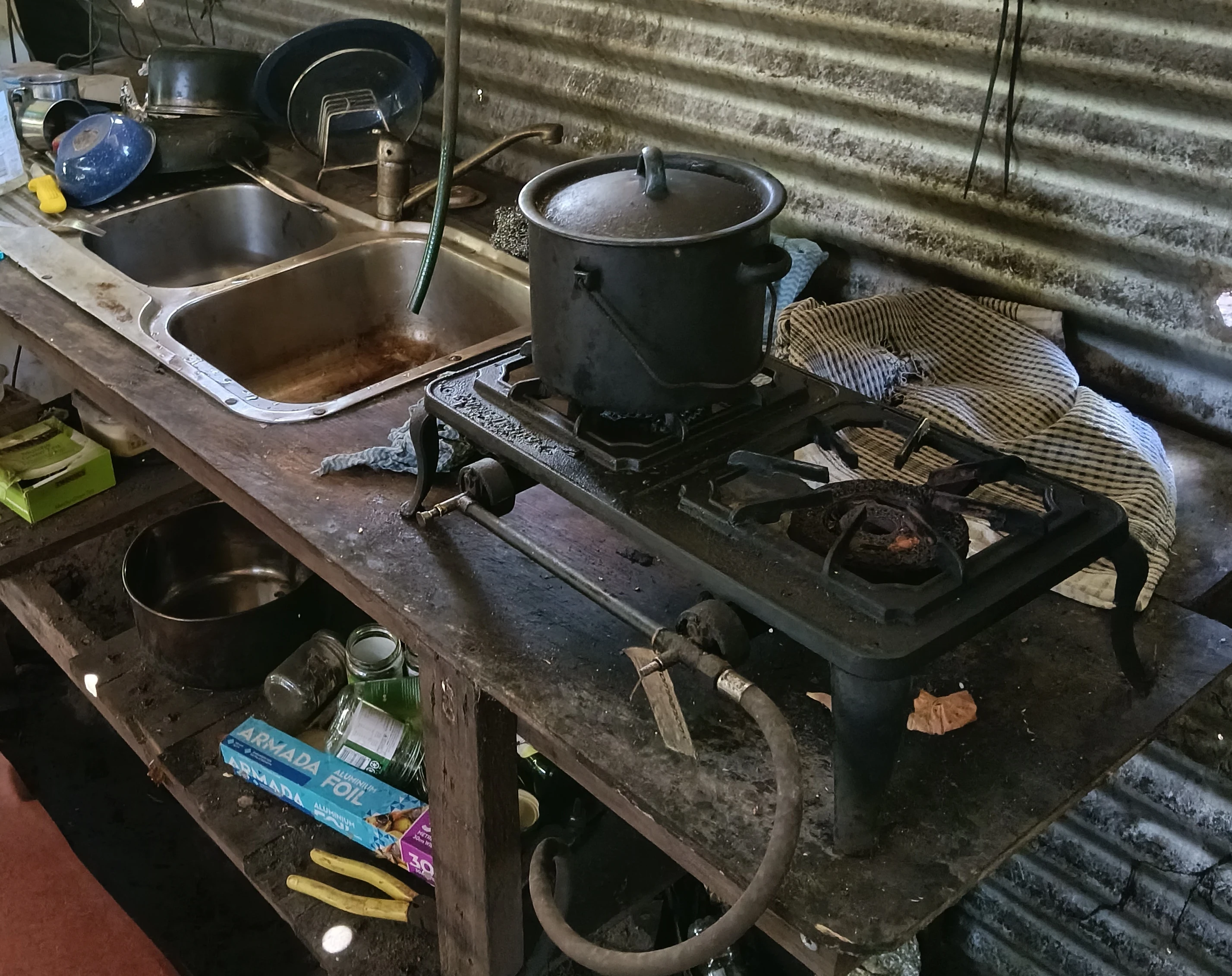 pallet frame kitchen bench and 2 burner gas stove. Reference 1785147678 Display 1785147702 Cropped