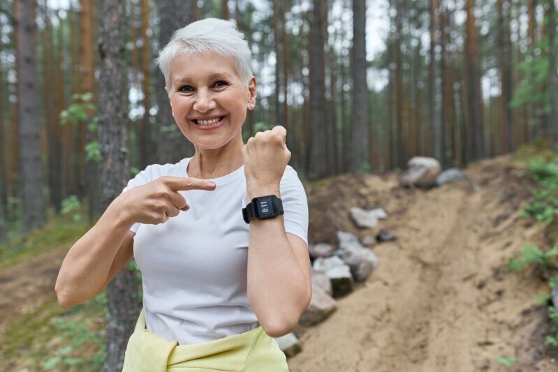 Best Fitness Trackers For Seniors In 2025