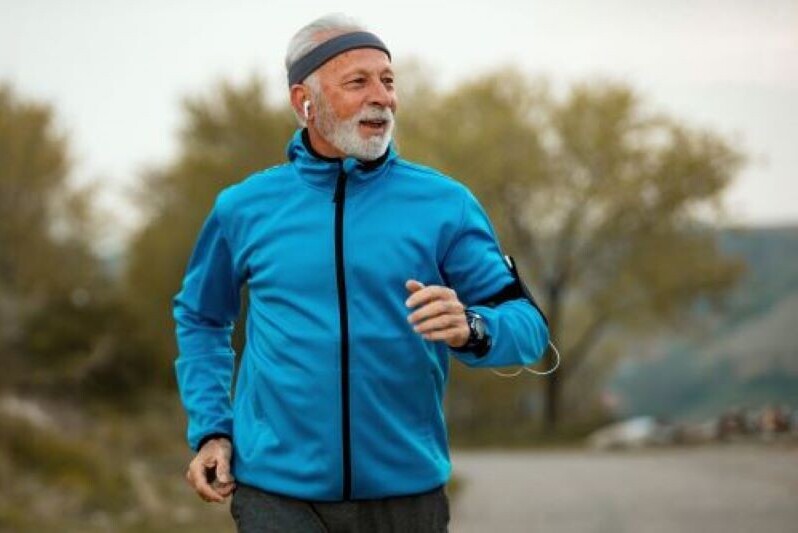 How To Use A Fitness Tracker Daily Without Feeling Overwhelmed?