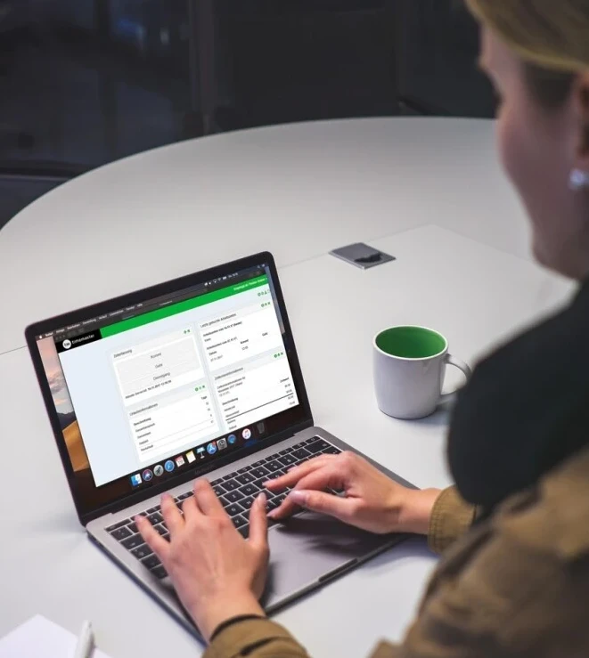 Affiliate marketer building website authority through blogging