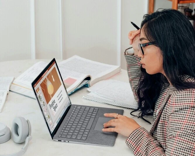 Affiliate marketer writing.