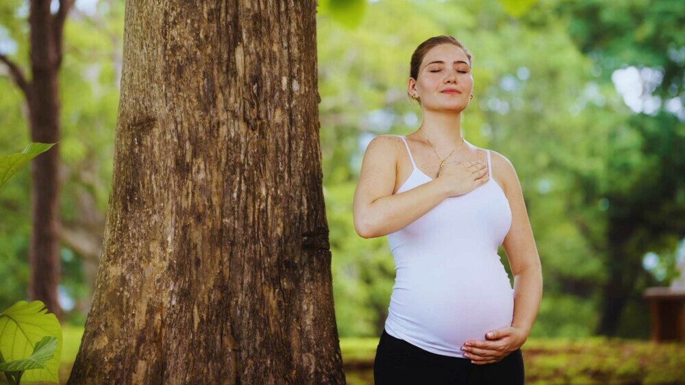 How to Meditate During Pregnancy and Bond with Your Baby