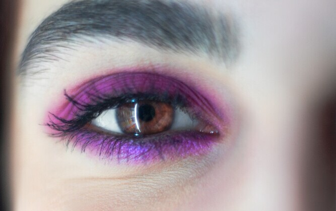 pink eyeshadow