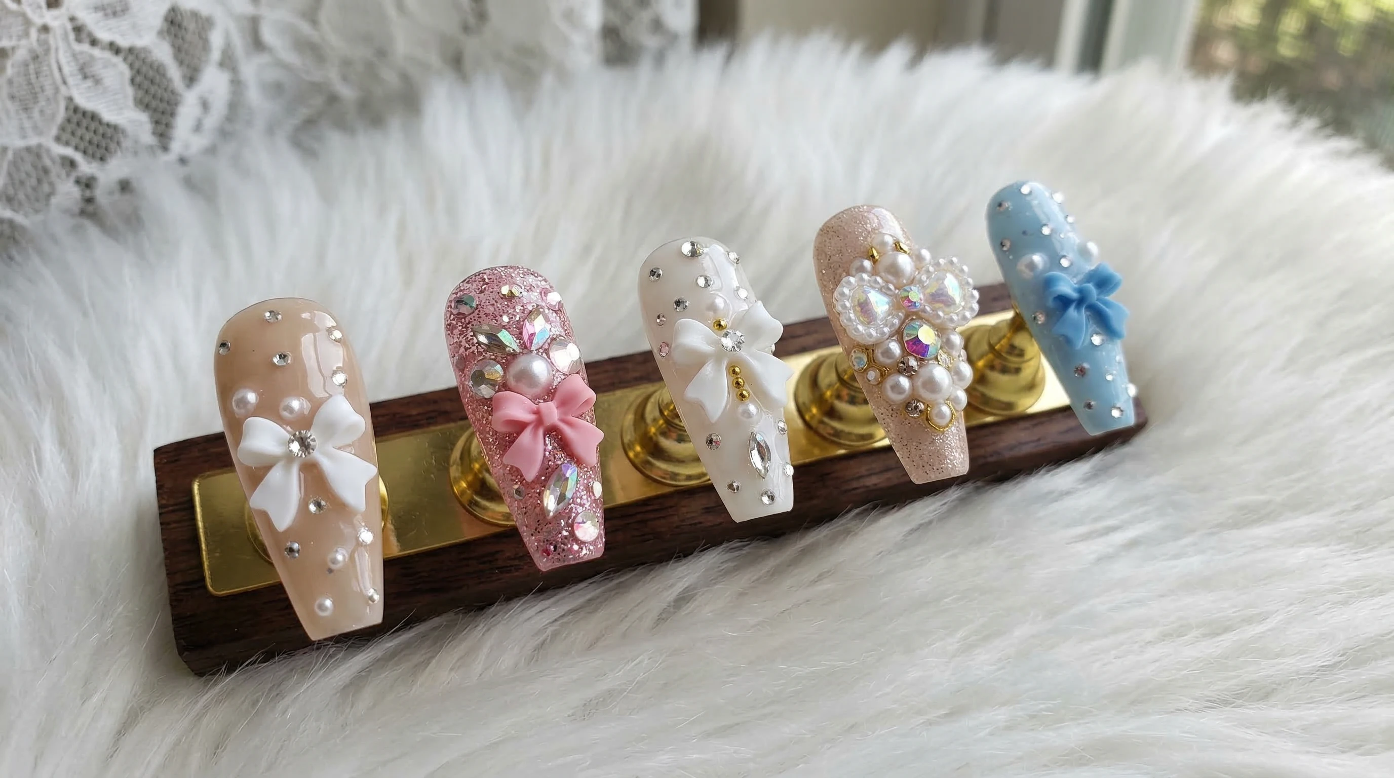 minimalist line nail art