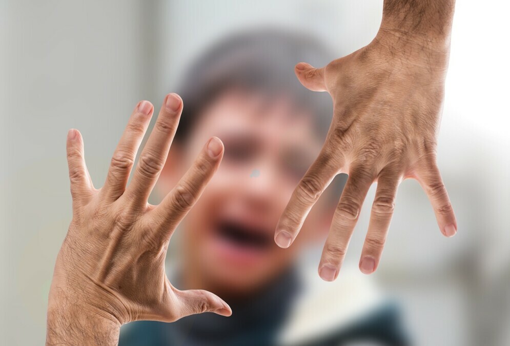 child witnessing domestic violence