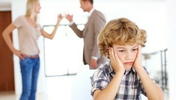 child sad that parents are arguing