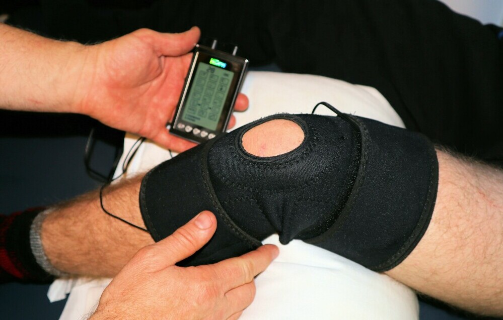 injured knee rehabilitation exercise