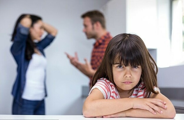 parents arguing, child is sad