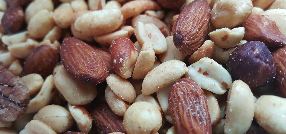 nuts are a good source of magnesium