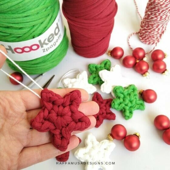 42 Free Crochet Tree Ornaments: A collection of charming, easy-to-make designs to elevate your holiday decor. Start crafting today!