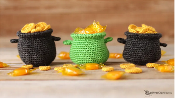 Join the St. Patrick's Day fun with 30 free crochet patterns. Easy to follow, these projects bring a bit of Ireland into your home. Click to learn more!