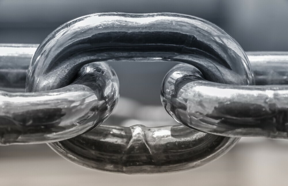 Image is of chain links