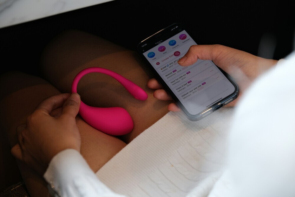 Sex Toy and Phone App