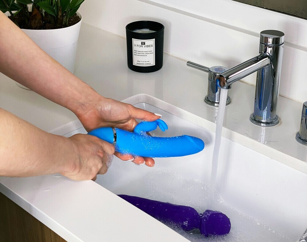 Washing vibrators