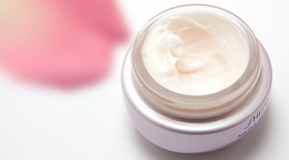 Image of a skin lightening cream container