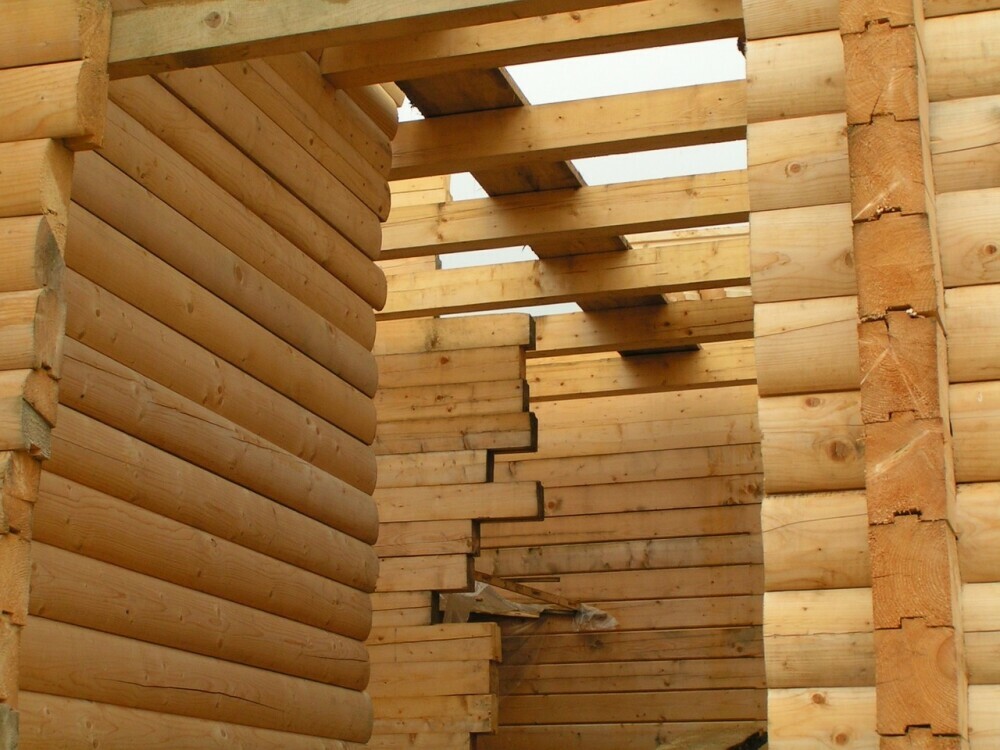 log home construction