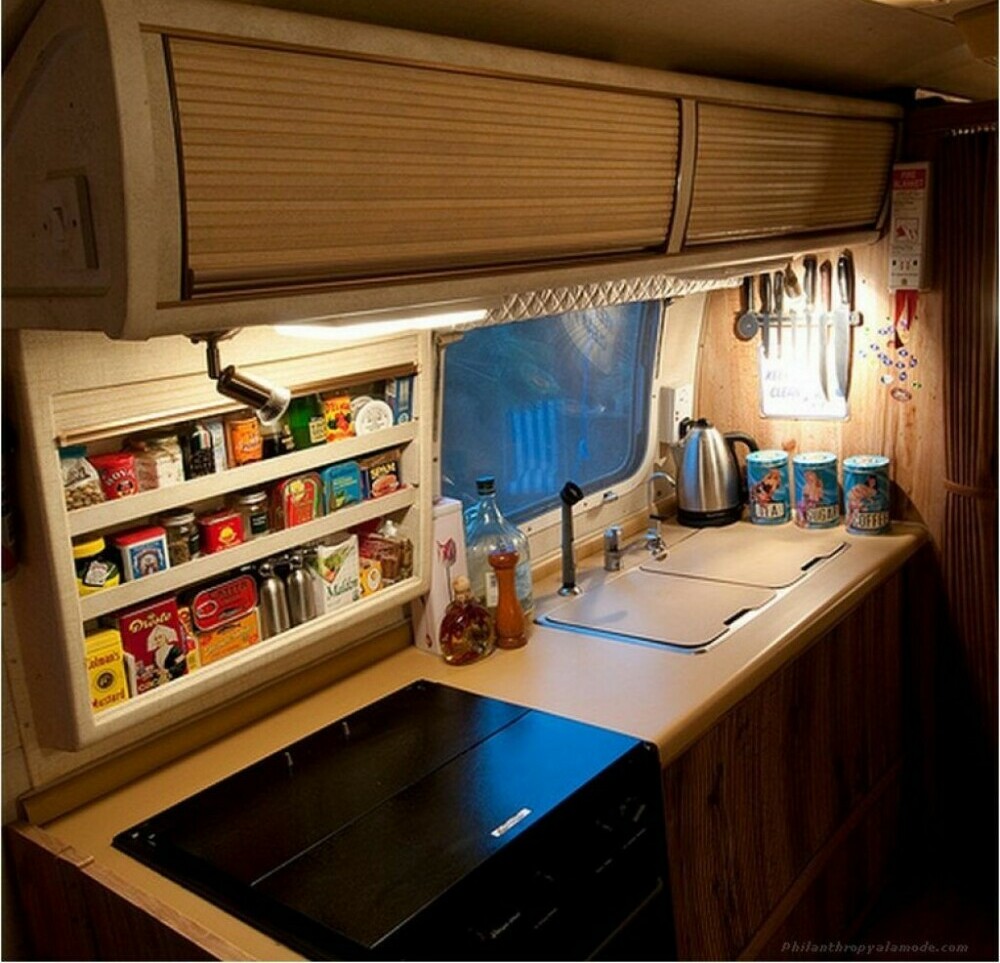 Clever storage solution in an RV