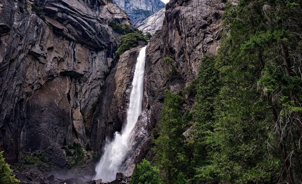 yosemite waterfall