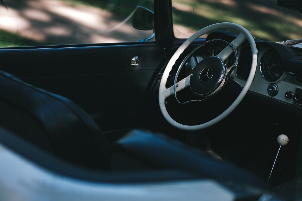 7 Expert Tips for Restoring the Interior of Your Classic Mercedes to Perfection