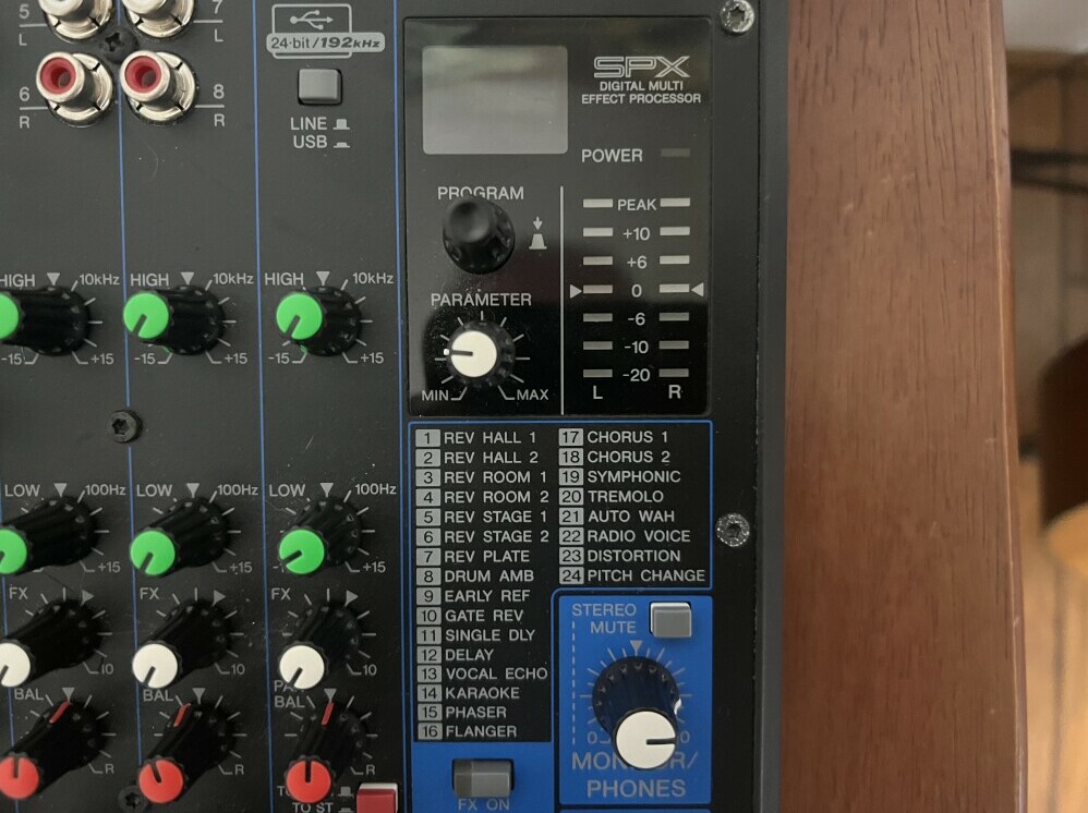 Yamaha Mg10xu 10 Input Stereo Mixer with Effects