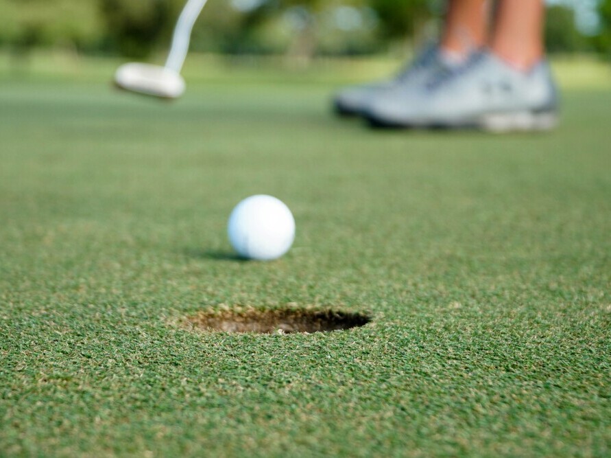 Putting 