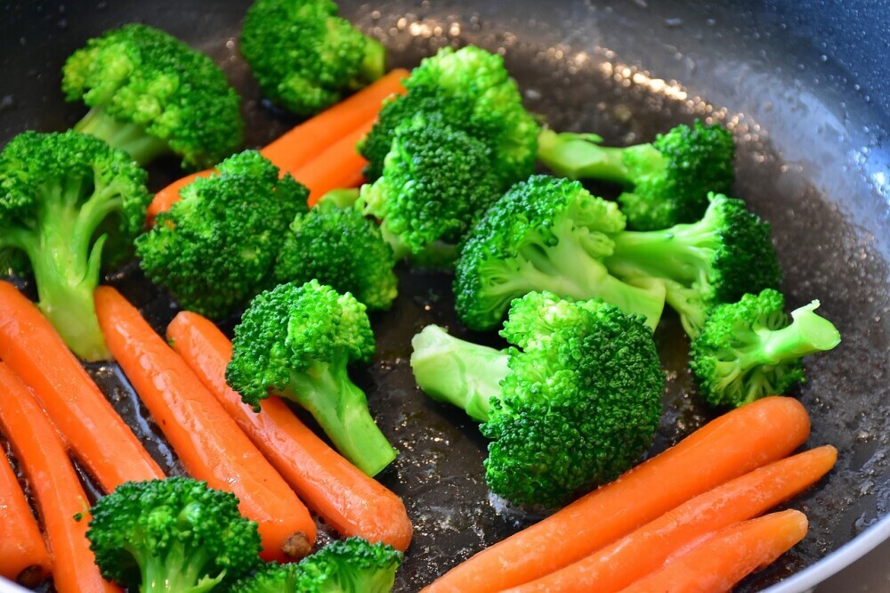 Plenty of vegetables is a great idea during perimenopause.
