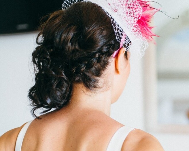 Image of lady with fascinator