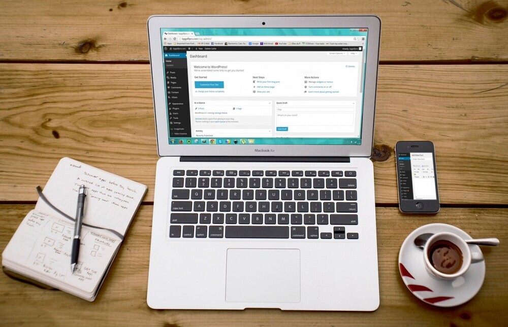 laptop with wordpress blog on it